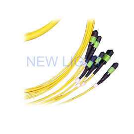G652D LSZH Single Mode Duplex Kabel Serat Optik Kabel Batang MPO / MTP 8/12/24 Inti