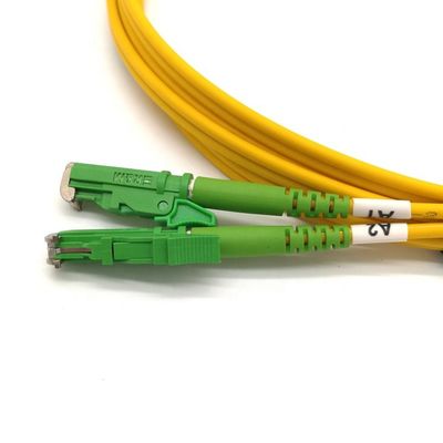 Beli E2000 APC Connector Optical Fiber Patch Cord dengan Mode Tunggal 9/125um dan Bahan Kabel LSZH online manufacture